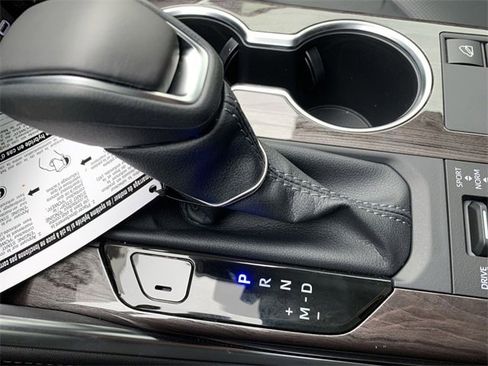 New 2026 Toyota Highlander Limited image 25