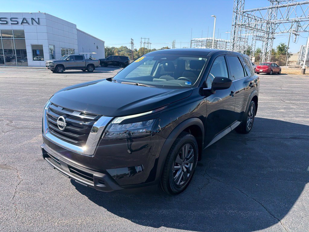 Certified 2023 Nissan Pathfinder S AWD/4WD image 3