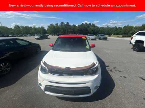 Used 2017 Kia Soul + w/ Designer's Package FWD image 2