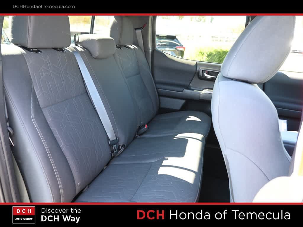 Used 2018 Toyota Tacoma TRD Off-Road w/ Technology Package AWD/4WD image 20