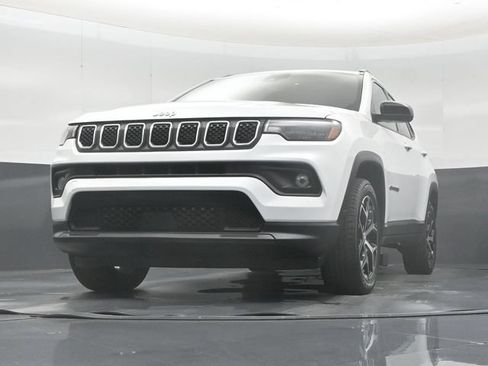 Used 2024 Jeep Compass Latitude w/ Altitude Special Edition AWD/4WD image 50