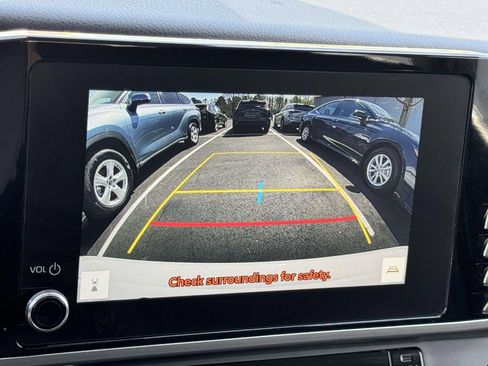 Certified 2025 Toyota Camry LE image 4