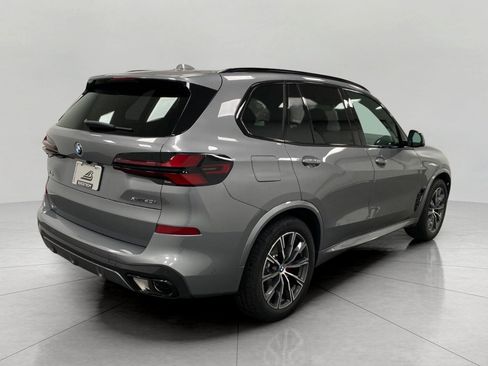 New 2026 BMW X5 xDrive40i w/ M Sport Package AWD/4WD image 3