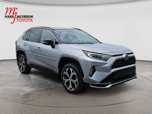 Used 2021 Toyota RAV4 XSE w/ Premium Package AWD/4WD image 3