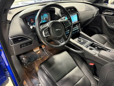 Used 2018 Jaguar F-PACE R-Sport AWD/4WD image 12