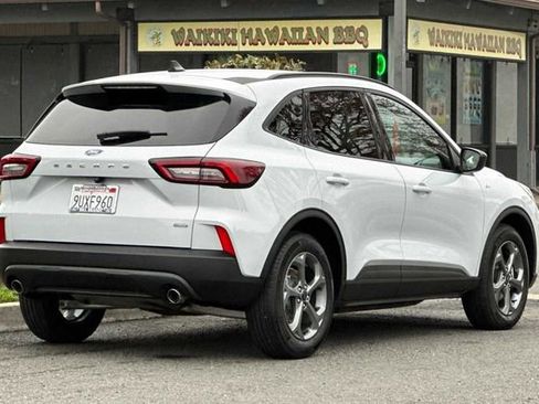 Used 2025 Ford Escape ST-Line w/ Equipment Group 301A image 3