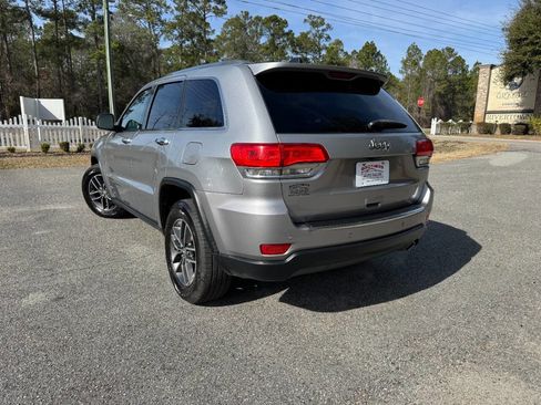 Used 2017 Jeep Grand Cherokee Limited image 35