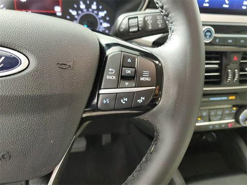 Used 2022 Ford Escape SE w/ SE Sport Appearance Package image 26