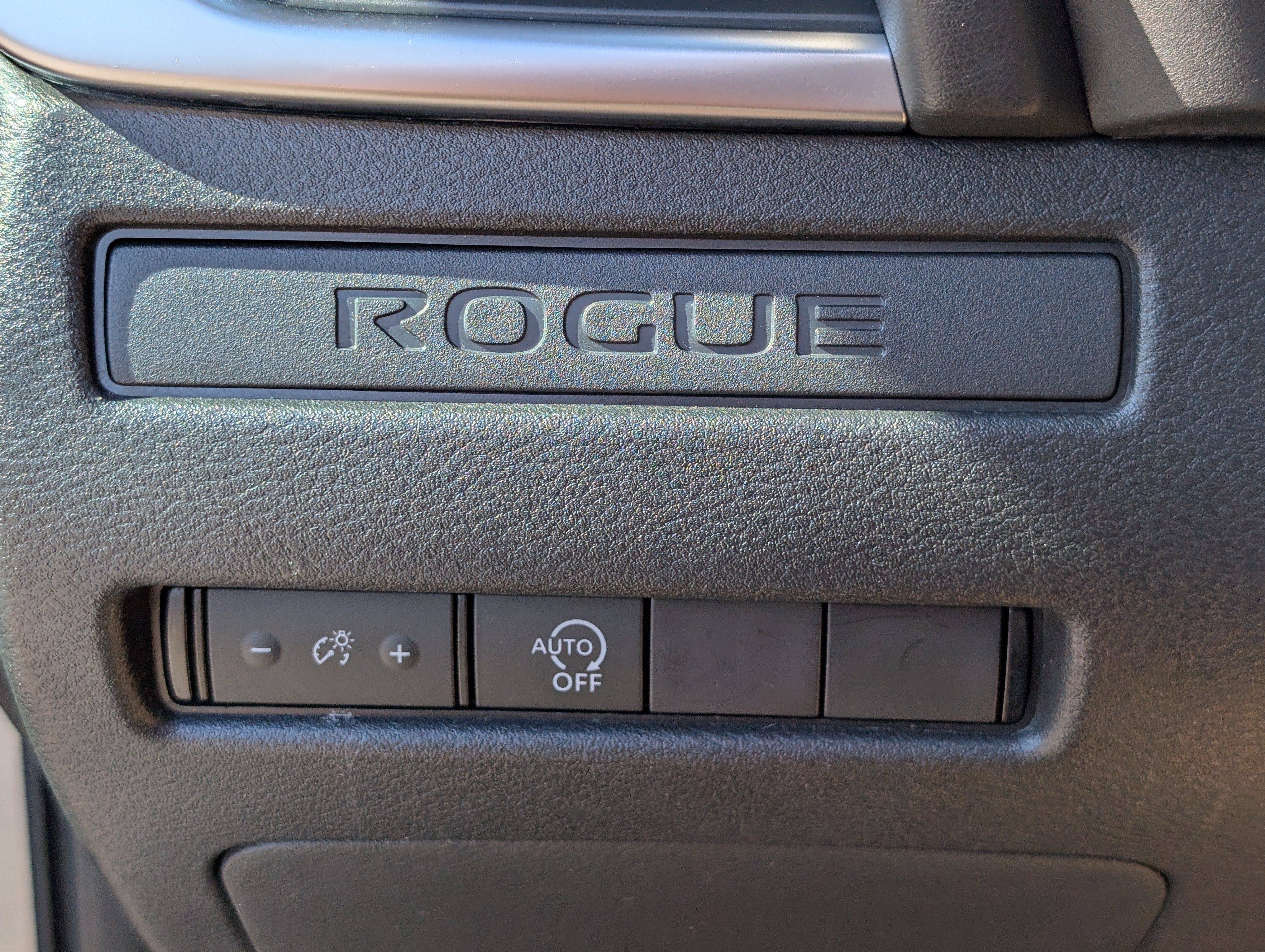 Used 2023 Nissan Rogue S FWD image 18