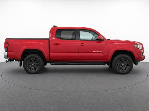 Used 2020 Toyota Tacoma SR5 RWD image 11