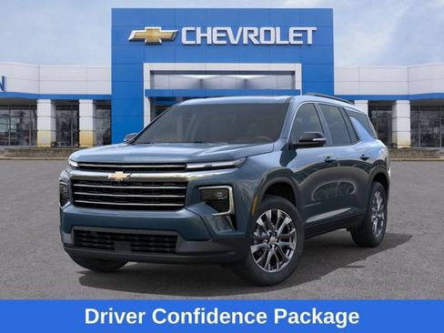 New 2026 Chevrolet Traverse LT w/ Sun and Wheel Package FWD image 7