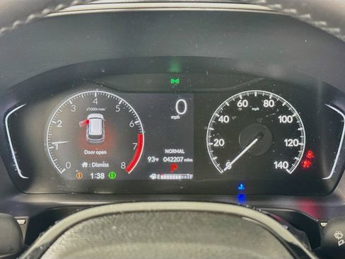 Used 2025 Honda Pilot Touring image 14