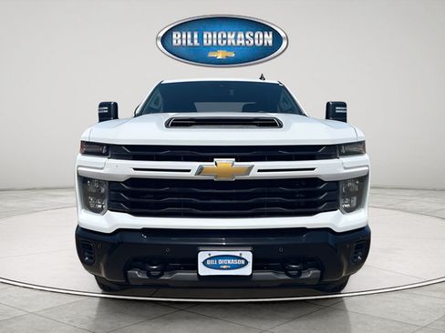 Used 2025 Chevrolet Silverado 2500 Custom w/ Custom Value Package AWD/4WD image 2