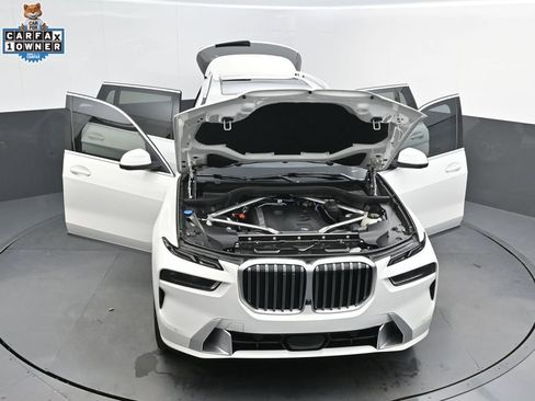 Certified 2025 BMW X7 xDrive40i w/ Executive Package image 57