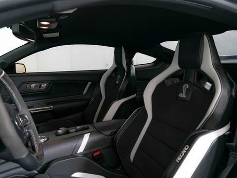 Used 2020 Ford Mustang Shelby GT500 w/ Carbon Fibre Track Pack RWD image 15