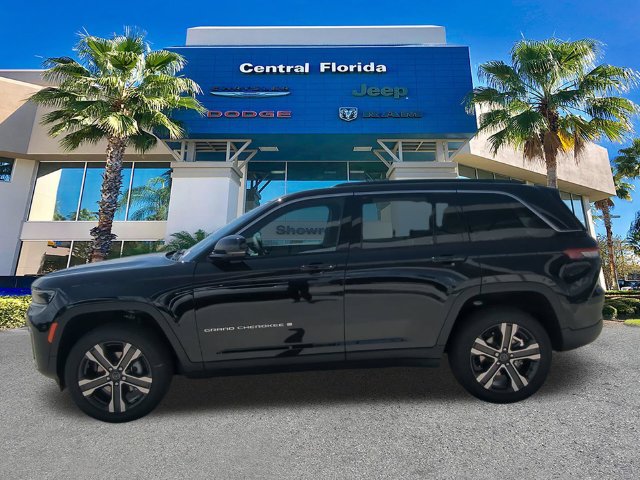 New 2027 Jeep Grand Cherokee Limited w/ Trailer Tow Package AWD/4WD image 8
