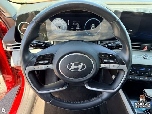 Used 2025 Hyundai Elantra Limited FWD image 18