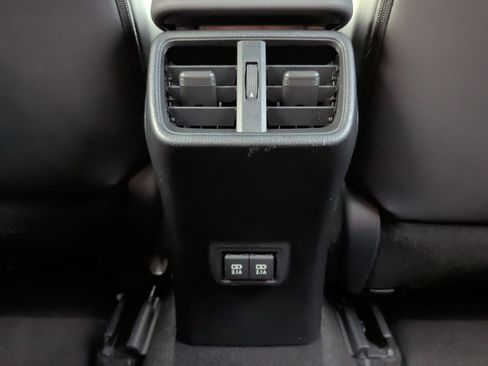 Used 2019 Lexus UX 200 image 33