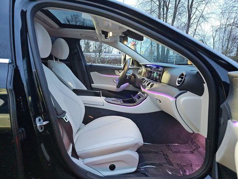 Used 2021 Mercedes-Benz E 450 4MATIC Sedan w/ Premium Package image 11