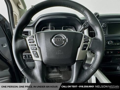 Used 2019 Nissan Titan SV w/ SV Convenience Package RWD image 11