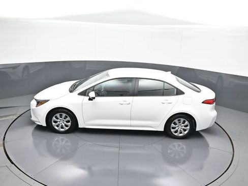 Certified 2025 Toyota Corolla LE image 40