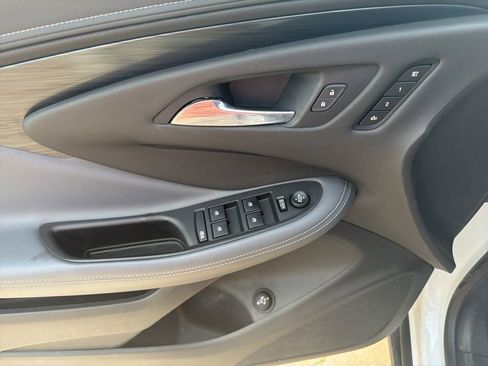 Used 2019 Buick Envision Essence image 10