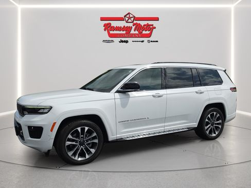 Used 2024 Jeep Grand Cherokee L Overland w/ Advanced Protech Group III AWD/4WD image 1