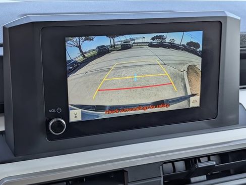 Used 2024 Toyota Tacoma TRD Off-Road AWD/4WD image 18