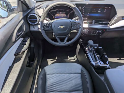 New 2026 Chevrolet Trax LT FWD image 4