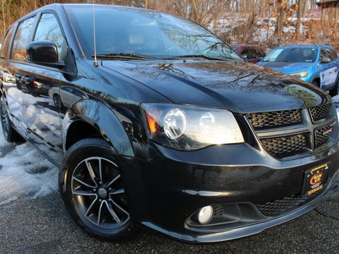 Used 2018 Dodge Grand Caravan GT image 4