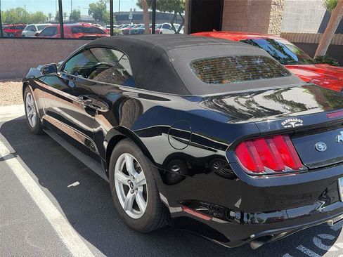 Used 2015 Ford Mustang Convertible RWD image 4