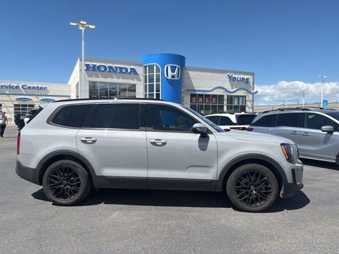 Used 2021 Kia Telluride SX w/ SX Prestige Package AWD/4WD image 2