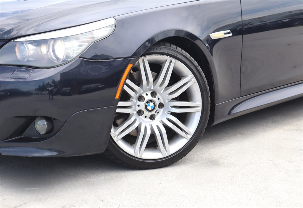 Used 2008 BMW 550i Sedan w/ Sport Pkg RWD image 10