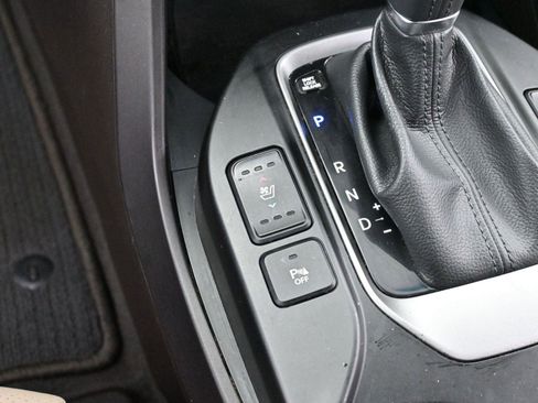 Used 2017 Hyundai Santa Fe Sport w/ 2.4L Tech Package 04 image 21