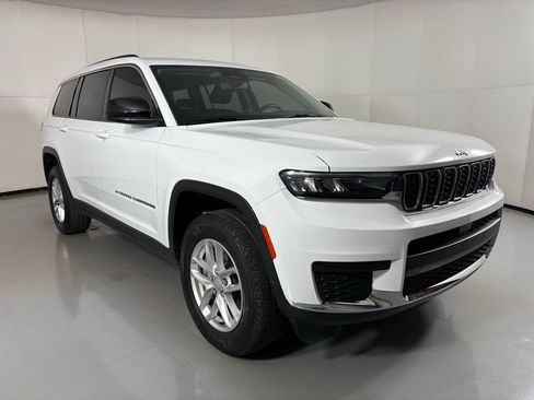 Used 2022 Jeep Grand Cherokee L Laredo w/ Luxury Tech Group I AWD/4WD image 2