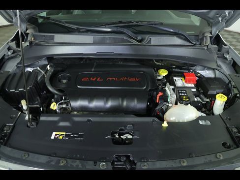 Used 2022 Jeep Compass Latitude image 19