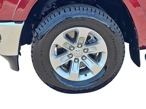 Used 2024 RAM 1500 Laramie AWD/4WD image 30
