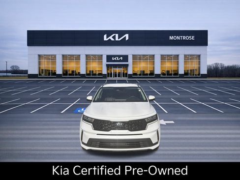 Certified 2021 Kia Sorento S FWD image 2