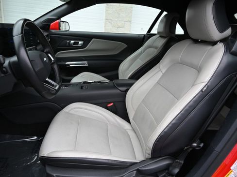 Used 2024 Ford Mustang Premium image 10