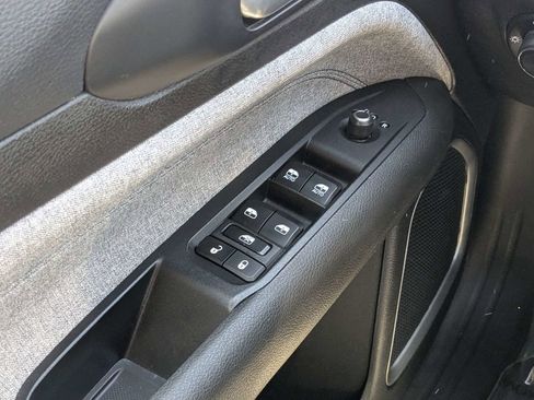 Used 2024 Jeep Compass Latitude AWD/4WD image 18