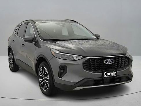 New 2026 Ford Escape SE image 1