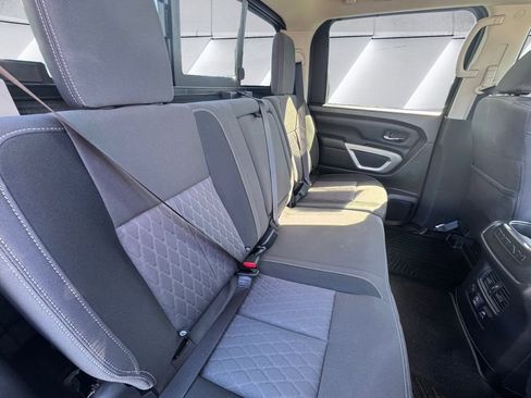 Used 2021 Nissan Titan SV w/ SV Convenience Package image 16