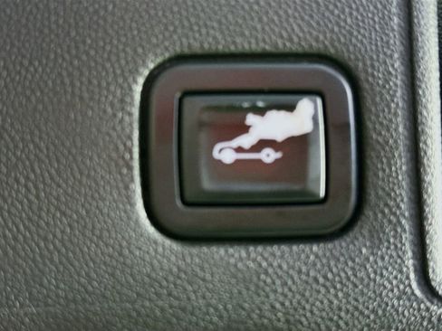 Used 2020 GMC Terrain SLT w/ Preferred Package image 31