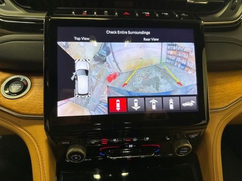 Used 2023 Jeep Grand Cherokee L Summit image 19