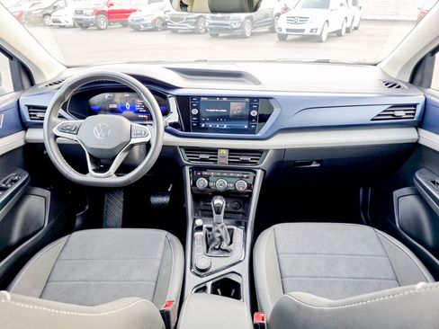 Used 2024 Volkswagen Taos SE w/ Panoramic Sunroof Package AWD/4WD image 25