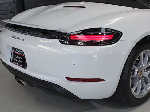Used 2021 Porsche 718 Boxster w/ Premium Package RWD image 31