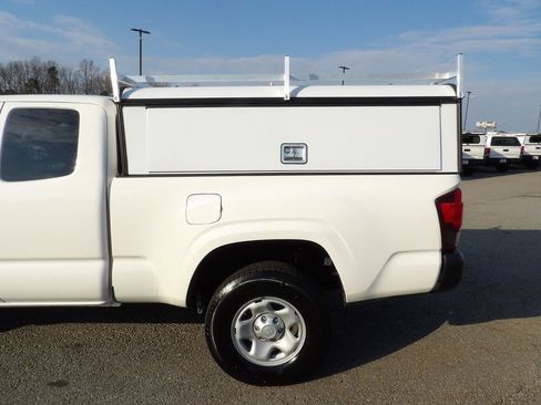 Used 2021 Toyota Tacoma SR image 42