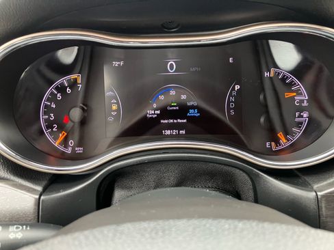 Used 2015 Jeep Grand Cherokee Limited AWD/4WD image 14
