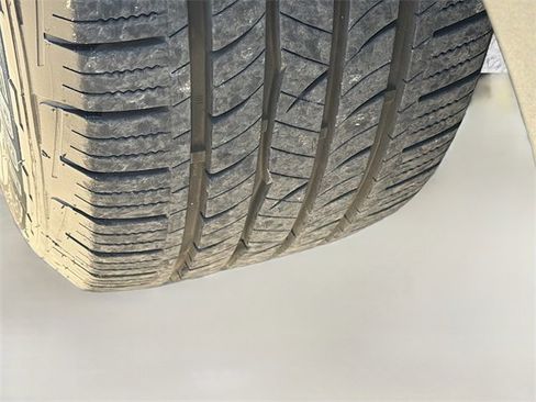 Used 2024 Cadillac XT4 Premium Luxury image 41