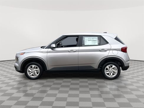 New 2026 Hyundai Venue SE image 8